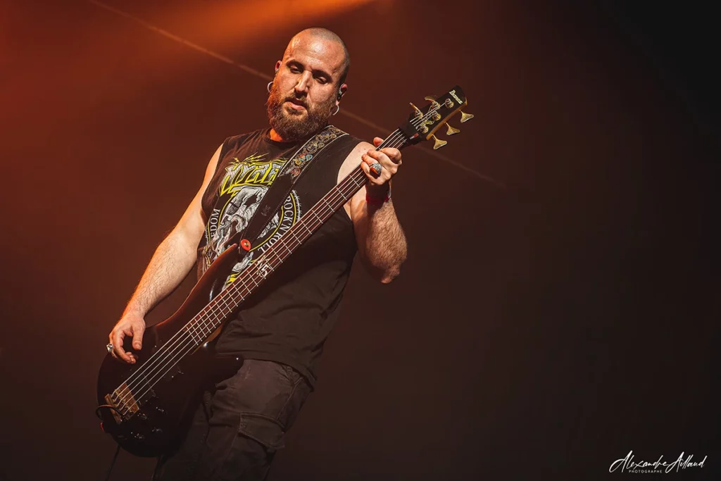 Mathias, bassiste de Kr3v -- Under a Metal Sun