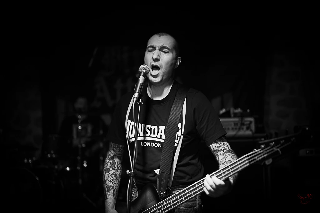 Le bassiste de First Attack au Dodu de Marseille, le 13 février 2026 - Under a Metal Sun