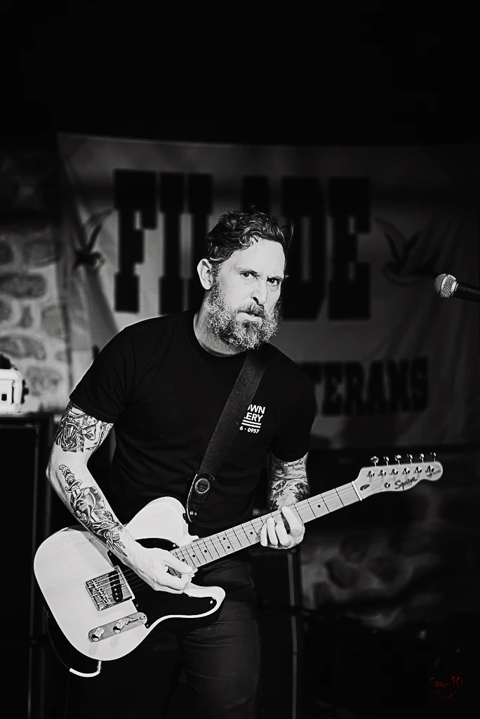 Le guitariste de No Time - Under a Metal Sun