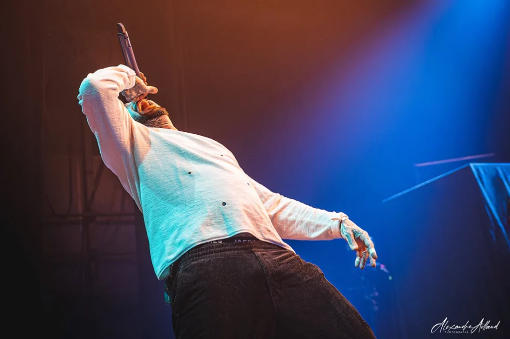 Aaron Matts, le frontman de TEN56. au Headbang Festival - © Under a Metal Sun