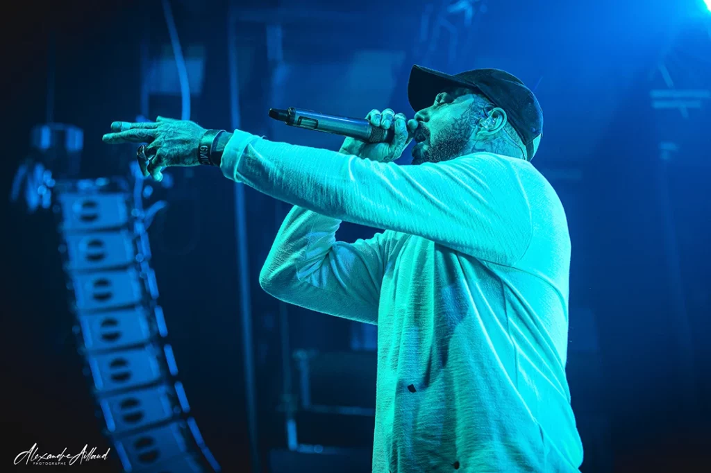 Aaron Matts, le frontman de TEN56. au Headbang Festival - © Under a Metal Sun