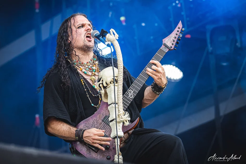 Christian Douscha, guitariste de Visions of Atlantis au Hellfest 2025 - Under a Metal Sun