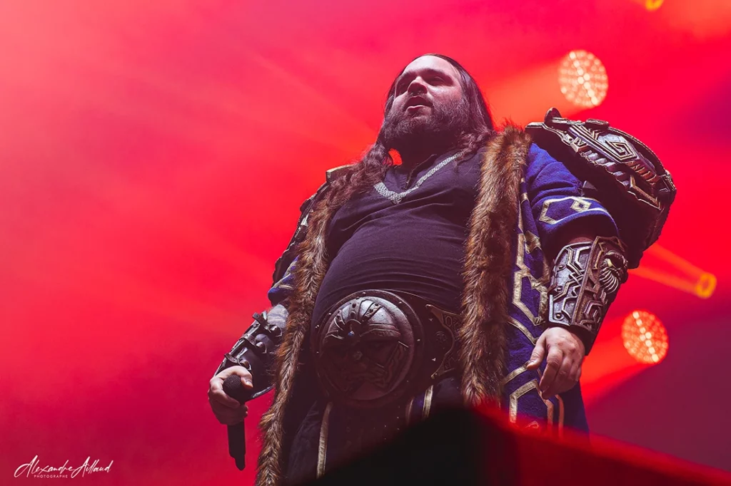 Francesco Cavalieri, la chanteur de WIND ROSE au Hellfest 2025 - © Under a Metal Sun