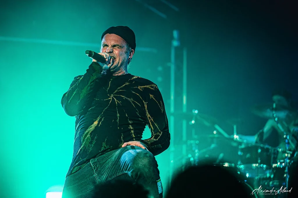 Poun, chanteur de Black Bomb A au Jas'Rod le 16 avril 2026 - Under a Metal Sun