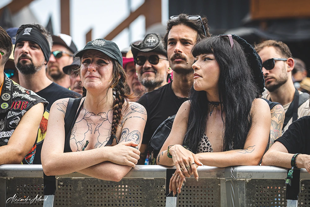 Le public devant YAROSTAN au Hellfest 2026 - © Under a Metal Sun