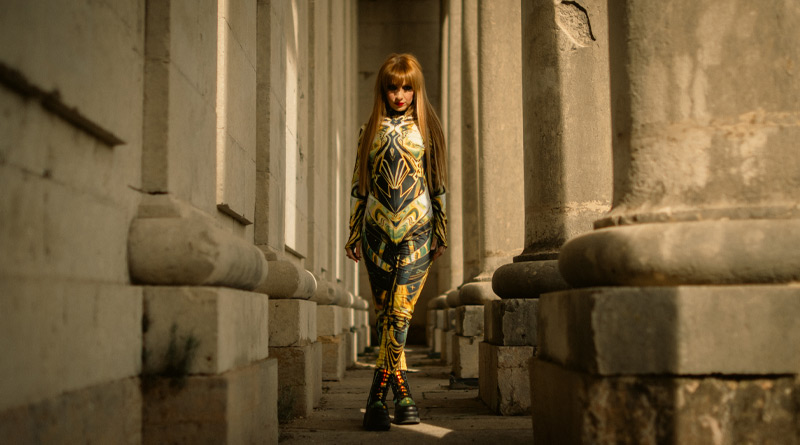 "Lost in my pyramid", le nouveau single de Mina Warren - Under a Metal Sun