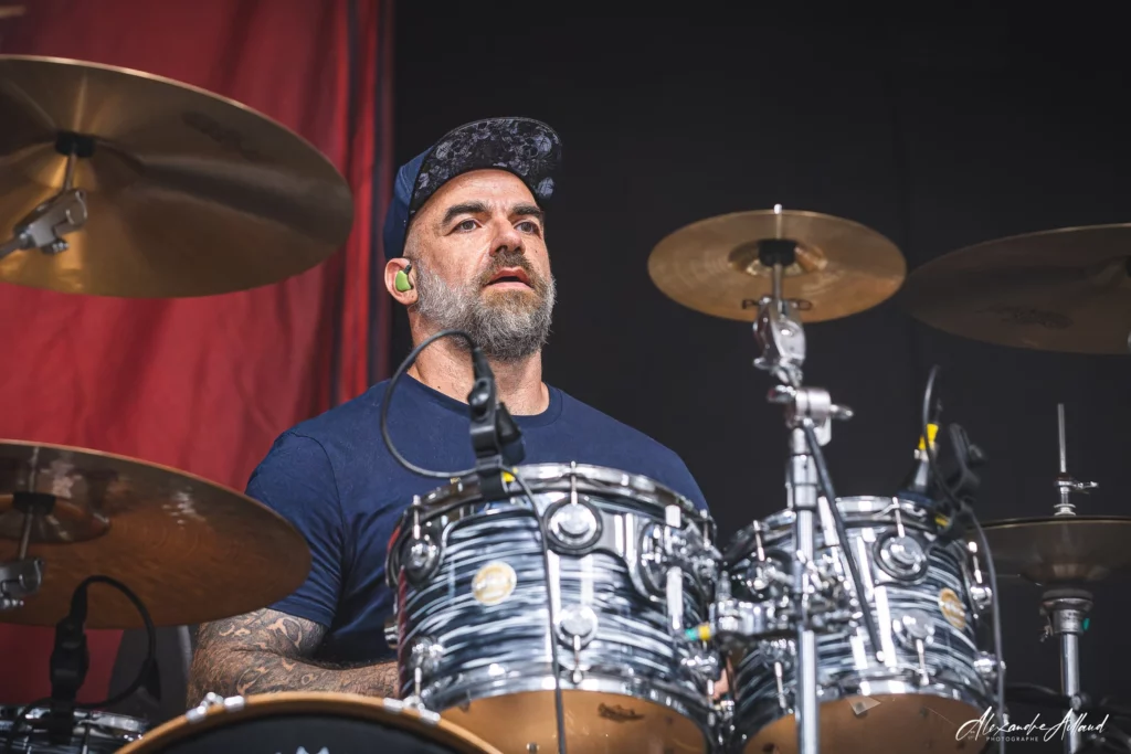 Ranko, batteur d'eOn au Volcanic Fest 2026 - Under a Metal Sun