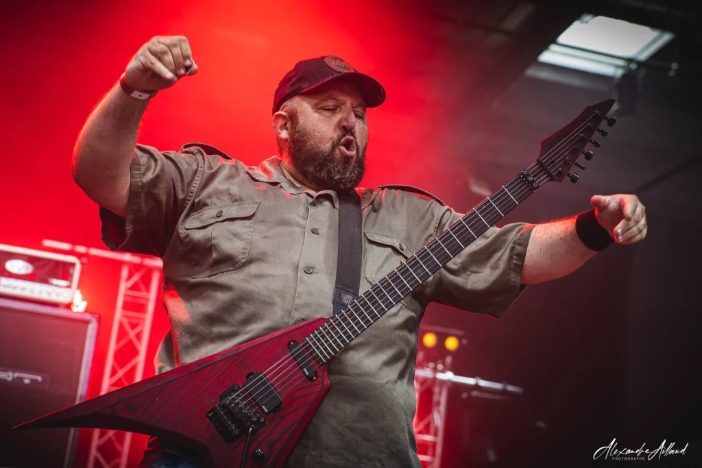 Kad, guitariste d'eOn au Volcanic Fest 2026 - Under a Metal Sun