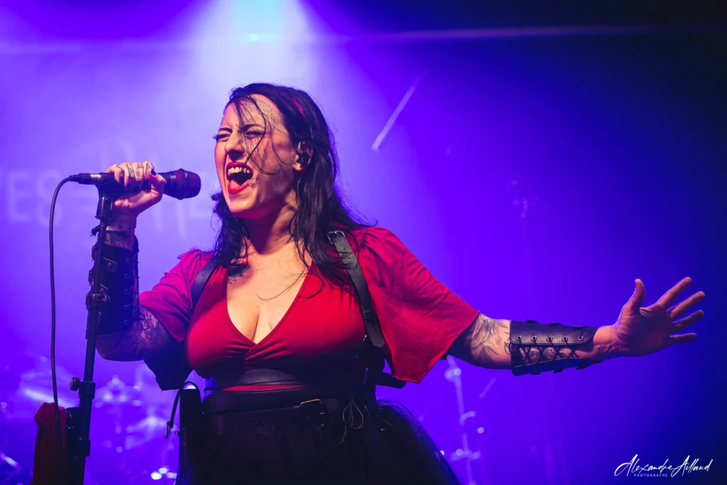 Fanny, la voix de Voices of Hecate - Under a Metal Sun